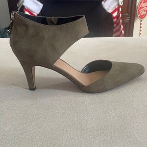 Army Green Zip-Up Backs Pumps